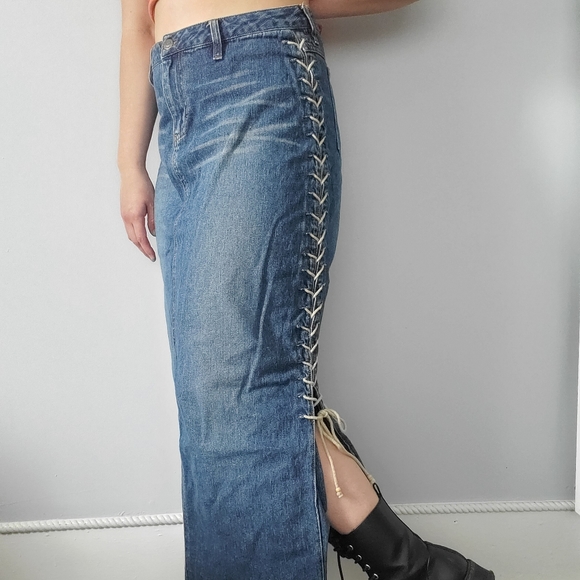 *SOLD* Y2K Side Lace Denim Skirt - Picture 2 of 7